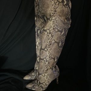 Steve Madden snake skin boots